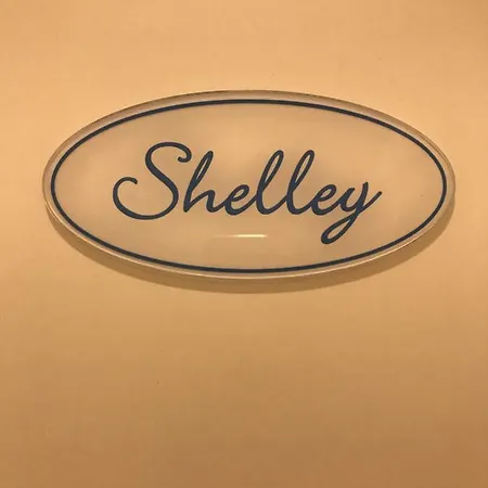 Byron & Shelley アパート *